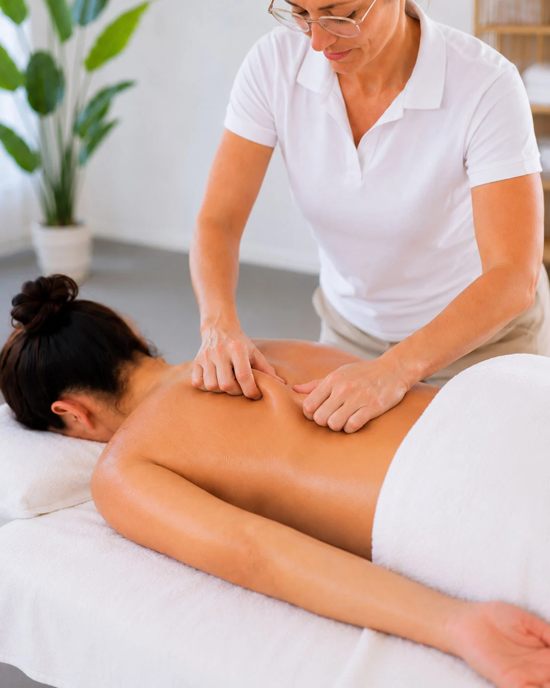 Bindegewebsmassage für Rücken und Faszien im Massage Zentrum Emmen